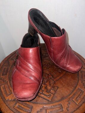 Clark’s ARTISAN Leather Mules